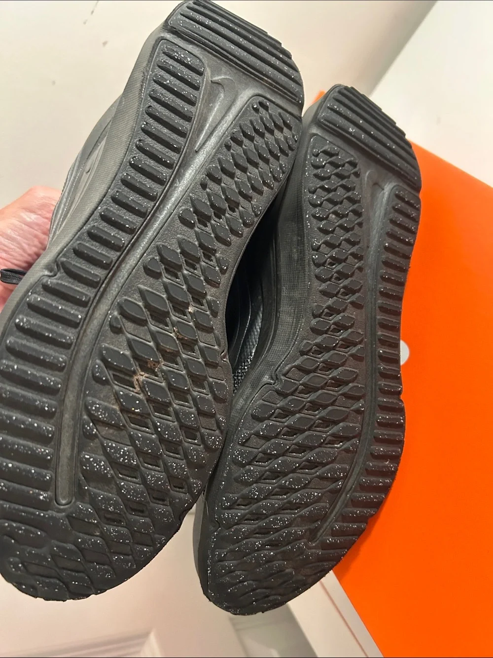 Nike Kids 6.5 Black Athletic Sneakers